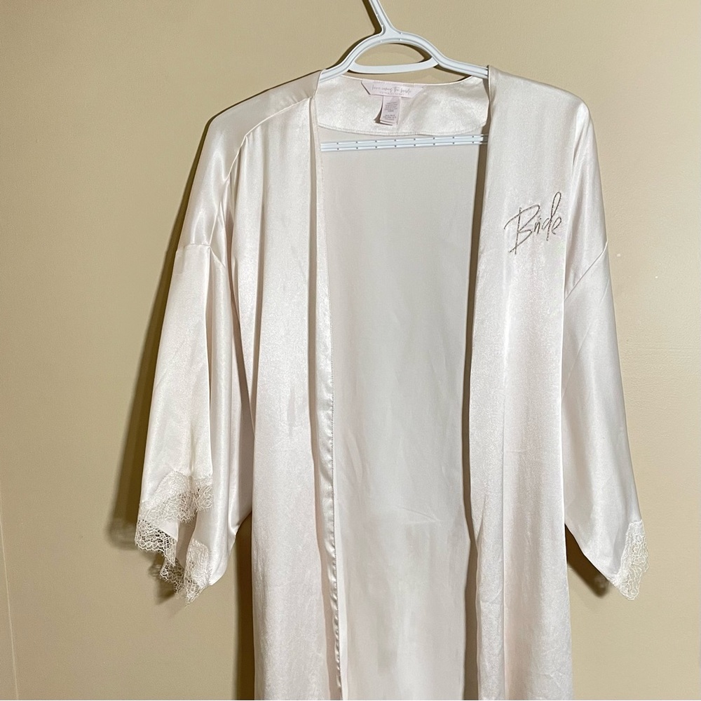 Victoria's Secret Satin Bride Wedding Kimono Robe - Ivory with Lace Trim - Picture 2 of 14